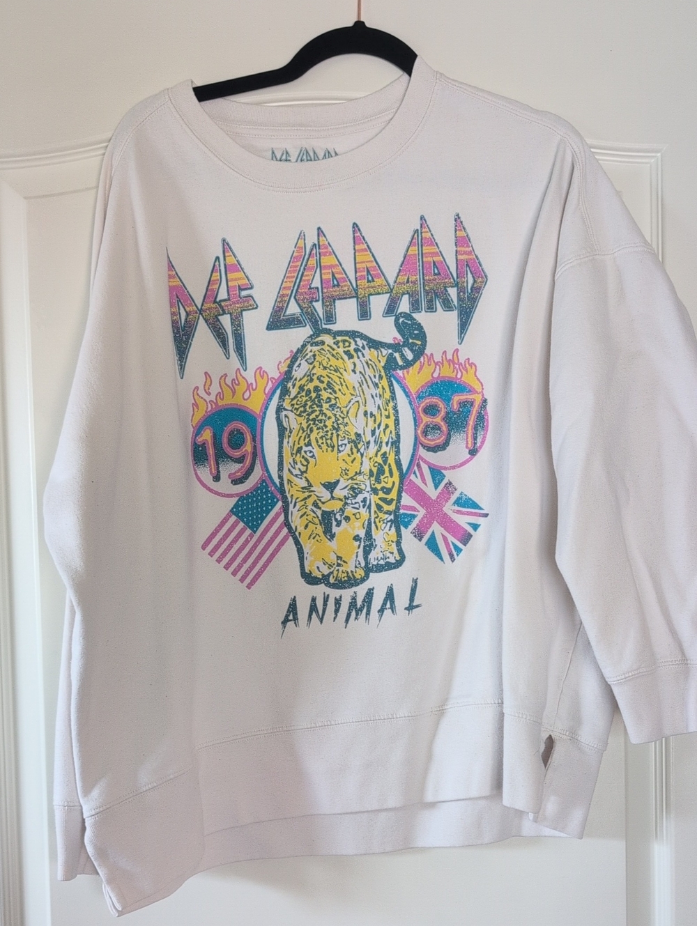 Def Leppard Animal Graphic Crewneck Sweater - White